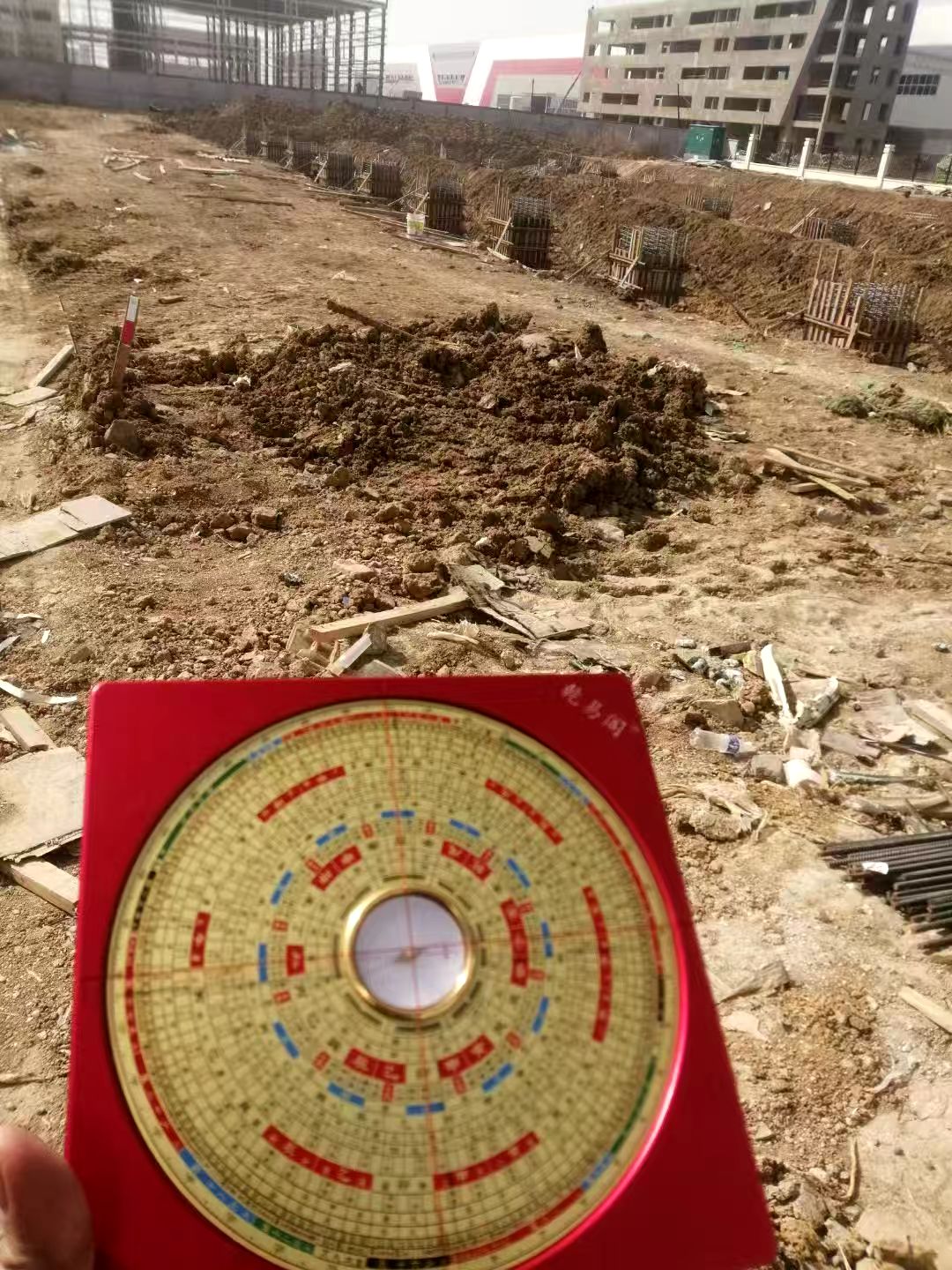 姜海龙大师为工厂看风水